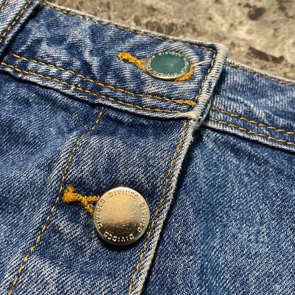 H&M Front Button Denim Skirt - Size 2 - Picture 8 of 9